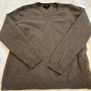 Charter Club Luxury Brown 100% Cashmere v-neck sweater Size L